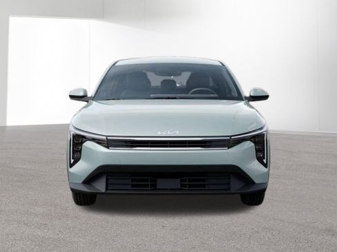New 2026 Kia K4 LXS FWD image 2