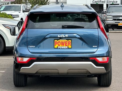 Certified 2025 Kia Niro EX Touring FWD image 5