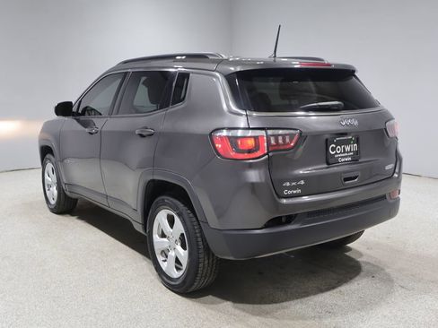 Used 2018 Jeep Compass Latitude w/ Cold Weather Group AWD/4WD image 5