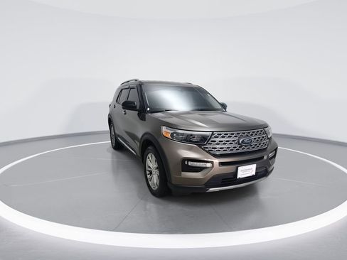 Used 2021 Ford Explorer Limited w/ Equipment Group 301A AWD/4WD image 3