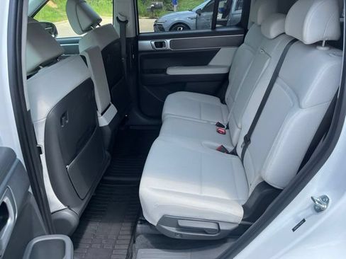 Used 2026 Hyundai Santa Fe SE FWD image 12