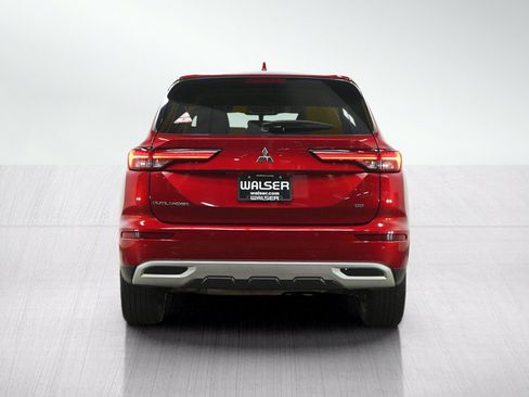 Used 2023 Mitsubishi Outlander SE AWD/4WD image 4