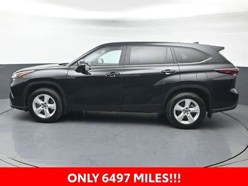 Certified 2025 Toyota Highlander LE image 4