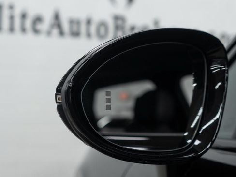 Used 2023 Porsche Cayenne AWD/4WD image 46