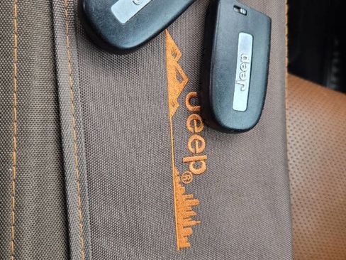 Used 2018 Jeep Grand Cherokee Summit image 13