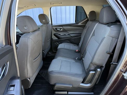 Used 2020 Chevrolet Traverse LT w/ LPO, Blackout Package AWD/4WD image 12