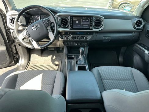 Used 2023 Toyota Tacoma SR5 w/ Technology Package image 8