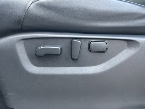 Used 2024 Nissan Armada SV image 11