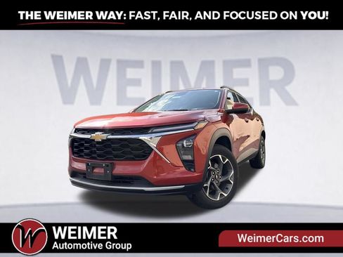 Used 2024 Chevrolet Trax LT w/ LT Convenience Package FWD image 1
