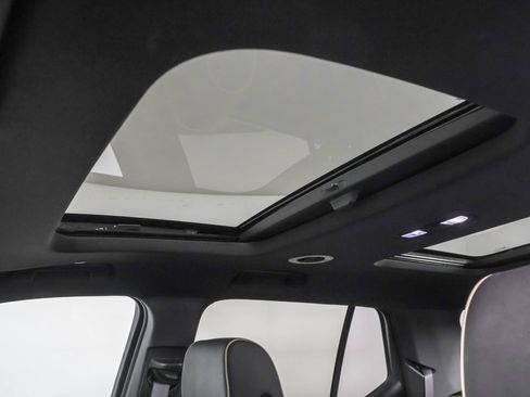 Used 2023 Chevrolet Traverse Premier w/ Redline Edition image 33