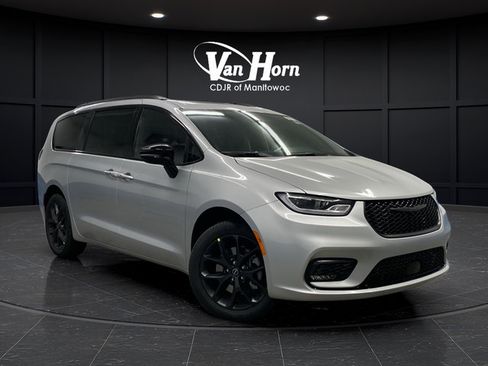 New 2026 Chrysler Pacifica Limited w/ S Appearance Package AWD/4WD image 45