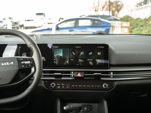 New 2026 Kia Sportage EX image 37