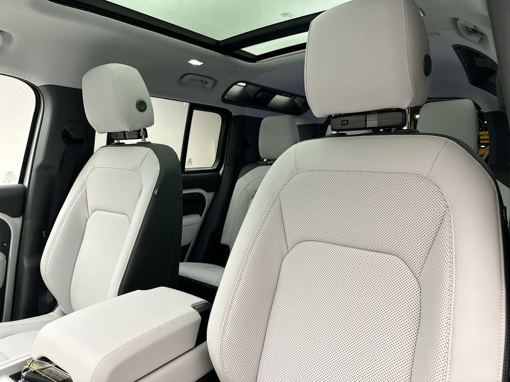 New 2025 Land Rover Defender 110 S AWD/4WD image 8