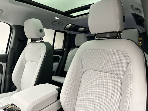 New 2025 Land Rover Defender 110 S AWD/4WD image 8