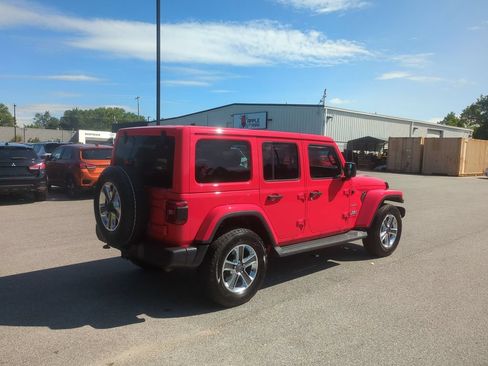 Used 2021 Jeep Wrangler Unlimited Sahara AWD/4WD image 5