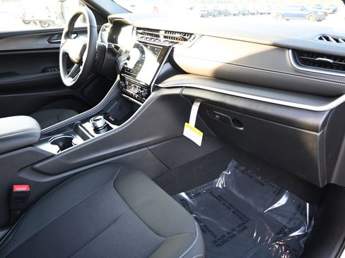 New 2026 Jeep Grand Cherokee Laredo image 23