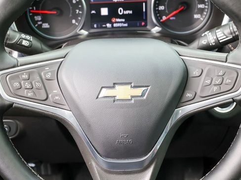 Used 2023 Chevrolet Equinox Premier FWD image 11