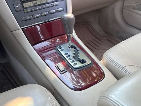 Used 2004 Lexus ES 330 FWD image 11