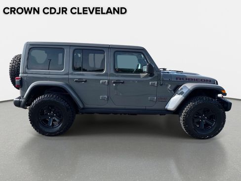 Used 2018 Jeep Wrangler Unlimited Rubicon w/ Dual Top Group AWD/4WD image 4