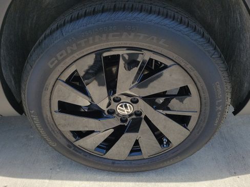 New 2026 Volkswagen Atlas SE FWD image 33