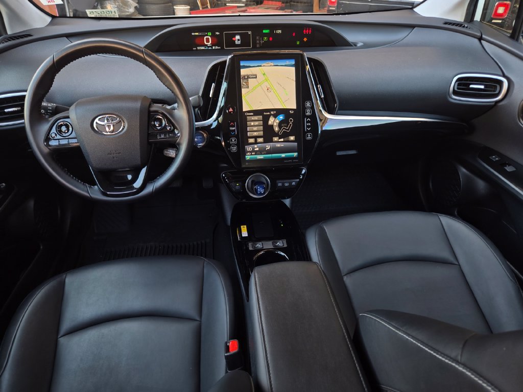 Used 2022 Toyota Prius Prime XLE FWD image 15