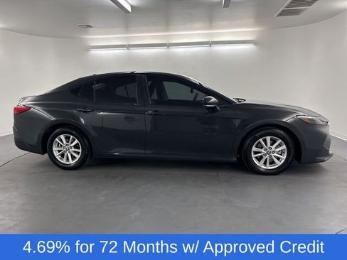 Used 2025 Toyota Camry LE image 8