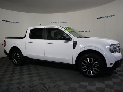 Used 2024 Ford Maverick Lariat FWD image 4