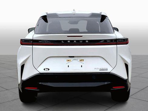 Certified 2023 Lexus RZ 450e Premium w/ Technology Package image 5