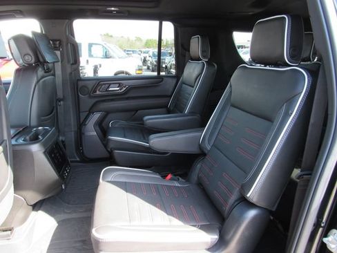 Used 2025 GMC Yukon XL AT4 Ultimate AWD/4WD image 34