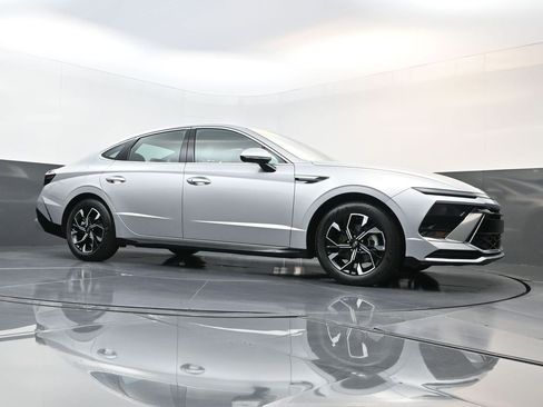 Certified 2025 Hyundai Sonata SEL image 13