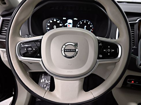 Used 2019 Volvo XC90 T6 Momentum w/ Advanced Package AWD/4WD image 6