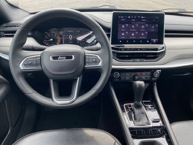 Used 2024 Jeep Compass Limited AWD/4WD image 7