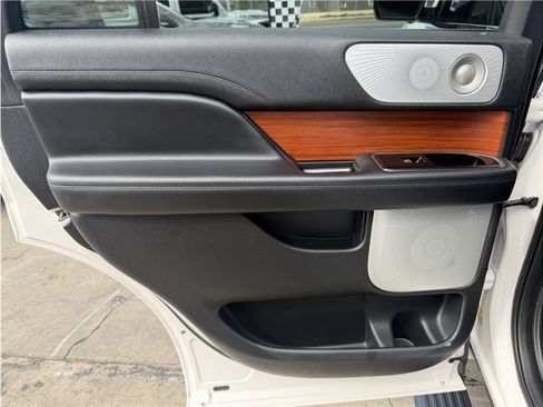 Used 2019 Lincoln Navigator Reserve w/ Cargo Package AWD/4WD image 20