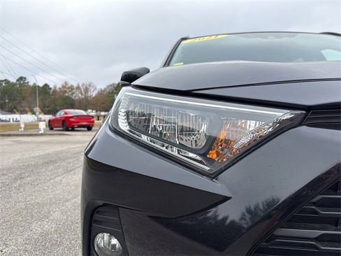 Used 2021 Toyota RAV4 XLE image 12