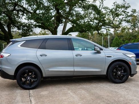 Used 2024 Buick Enclave Essence w/ Sport Touring Edition image 19