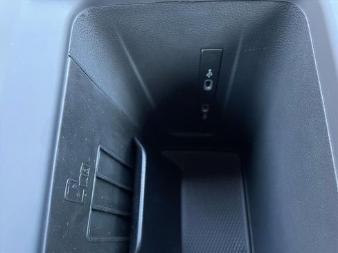 New 2026 Volkswagen Tiguan SE R-Line image 13