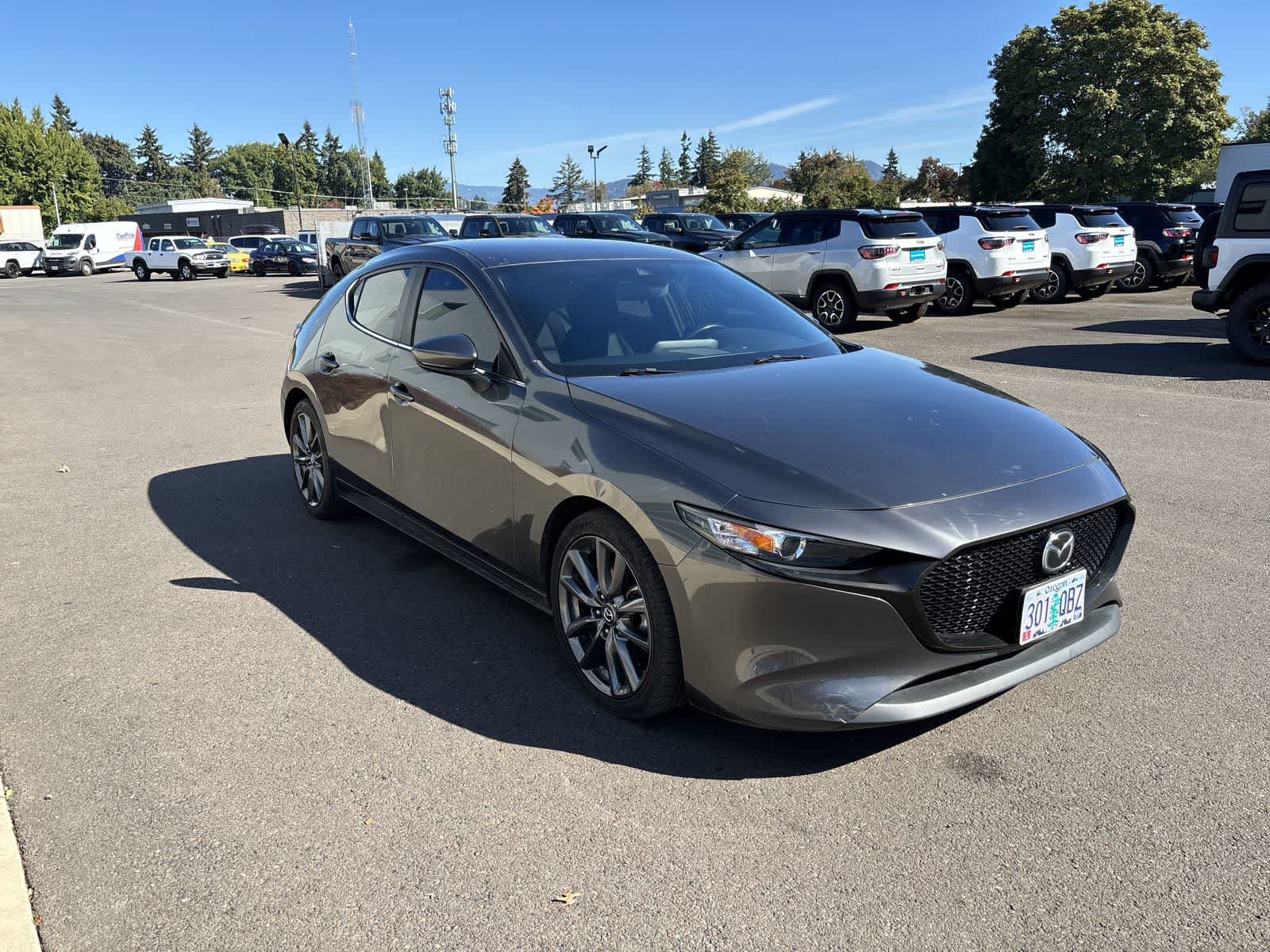 Used 2019 MAZDA MAZDA3 Hatchback w/ Preferred Package FWD image 6