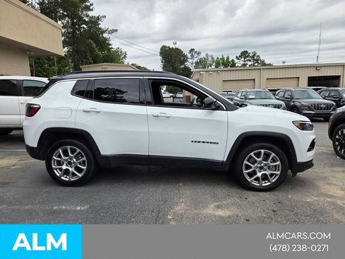 Used 2025 Jeep Compass Limited AWD/4WD image 12