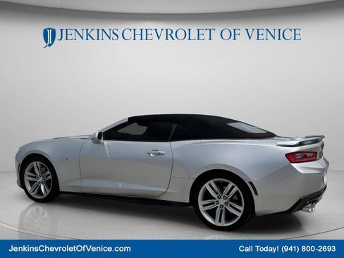 Used 2017 Chevrolet Camaro SS RWD image 8