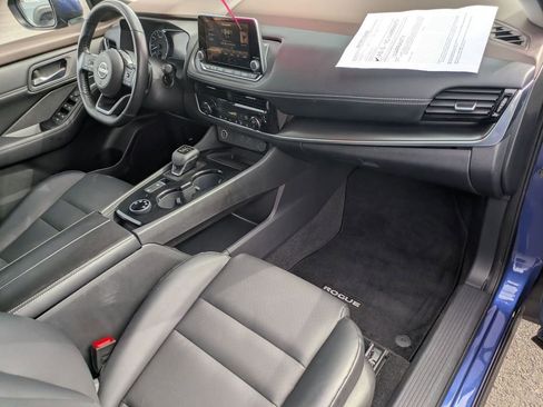 Used 2023 Nissan Rogue SV w/ SV Premium Package image 24