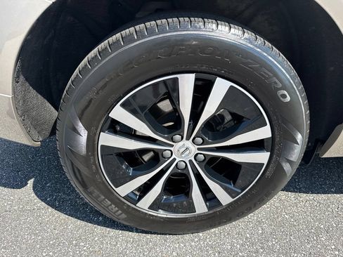 Used 2024 Volvo XC60 B5 Core AWD/4WD image 9