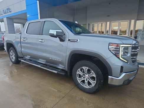 Used 2023 GMC Sierra 1500 SLT w/ SLT Convenience Package image 2