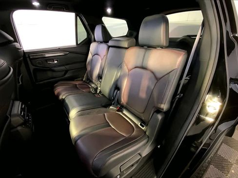 Used 2025 Honda Pilot Black Edition image 24