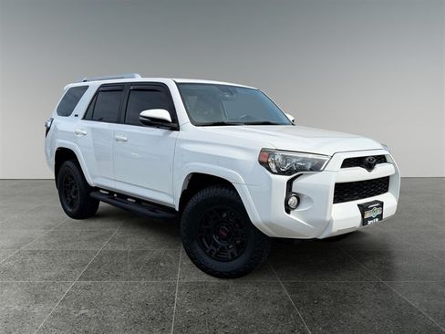 Used 2016 Toyota 4Runner SR5 Premium AWD/4WD image 26