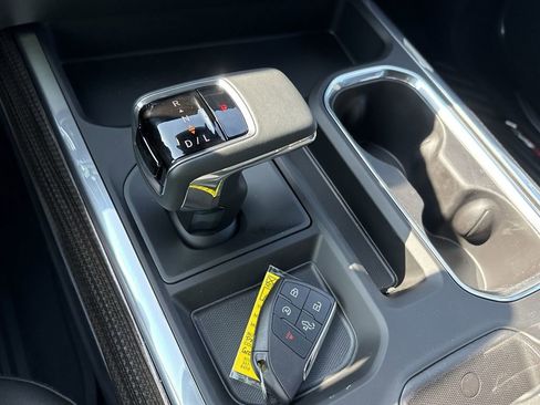 New 2026 Chevrolet Silverado 1500 LT Trail Boss w/ Convenience Package II AWD/4WD image 17