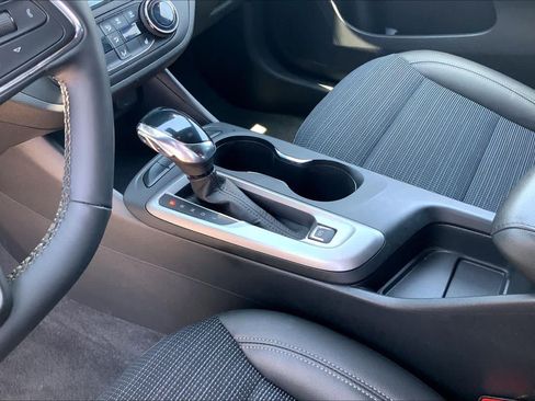 Used 2025 Buick Envista Preferred w/ Convenience I Package FWD image 16