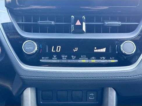 Used 2023 Toyota Corolla Cross AWD Hybrid image 32