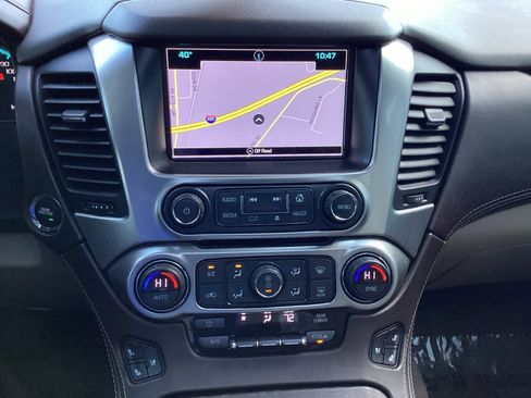 Used 2019 Chevrolet Suburban Premier image 16