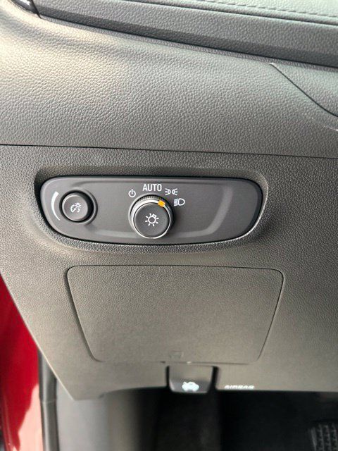 Used 2025 Buick Encore GX Avenir w/ Avenir Technology Package AWD/4WD image 13