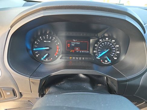 Used 2020 Ford Edge SE image 21